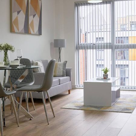 Modern Central Apartment - City Centre - Fast Wifi - Near Utilitia Arena & Icc Бирмингам Екстериор снимка